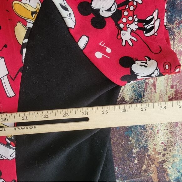 Disney Vintage  Mickey, Minnie & Donald Musical 3 Pocket Nurse Scrub Top 3XL - Picture 14 of 16